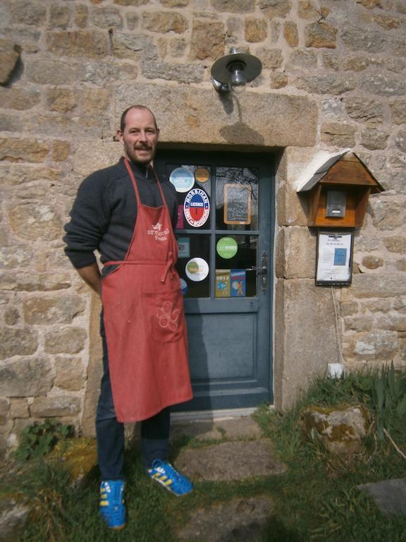 Bed and Breakfast Les Chaumieres De Kerimel Ploemel Exterior foto