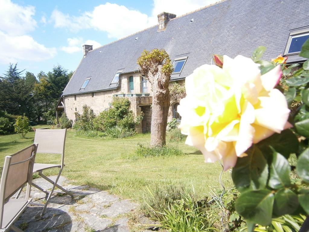 Bed and Breakfast Les Chaumieres De Kerimel Ploemel Exterior foto